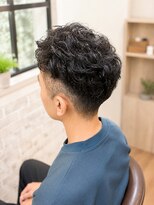 ウルッシュ(Urlush) パーマで魅せる大人メンズ