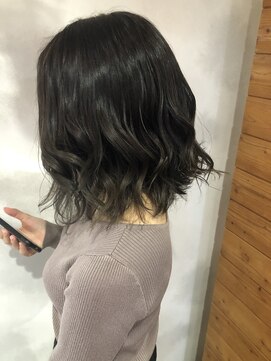 ビスクヘアデザイン(bisq hair design) グレージュ