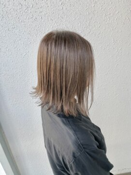 カプア 仙台駅前店(Kapua) ハイトーンカラー/ブリーチなしアッシュ/外ハネ/前下がりボブ