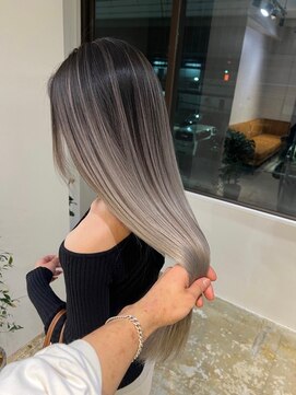 メリー オオサカ(Merly Osaka) 透き通ったバレイヤージュ_perl white ash_