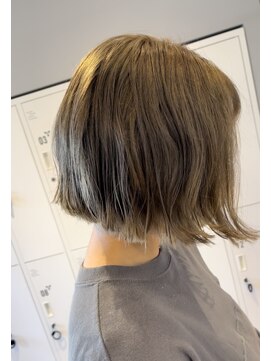 ルクス ヘア パートナー(Luxe HAIR PARTNER) 切りっぱなしボブ×マットグレー