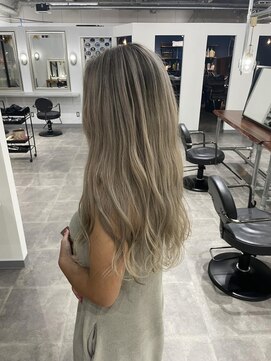 ホリー(HOLLY) バレイヤージュ×グレージュ