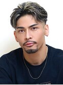ワイルドセクシーハイライトフェザーショート