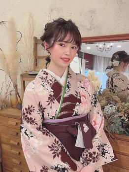 エバービューティーアトリエ(ever beauty atelier)の写真/卒業式の袴の着付け、ヘアセットを承っています。大切な日を素敵な思い出にするお手伝いをさせてください。