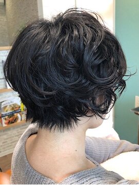 ルアナ(Luana) 《Luana》ショートパーマスタイル