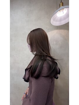 ウタリ(utari) ブライツカラーで白髪活かす艶髪【難波 桜川/白髪ぼかし】