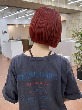 パークレーン アイス イヴェン(park lane ICI yeven) 切りっぱなしボブ ブリーチカラー 赤髪 ボルドーカラー rena