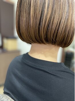 印象を左右する顔周りのカットが得意です♪髪質、骨格、あなたの雰囲気に合わせた「似合う」をお届け◎