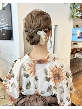 ココロクレド(COCOLO credo) ふんわり大人シニヨン