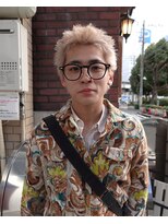 シイ(SIE)&nbsp;ボックスショート×ホワイトブロンドヘア