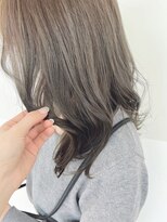 ブロッサム 保谷(Blossom) 20代30代大人可愛いダブルカラーアッシュグレージュミディ