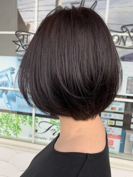 フリー(Free) 大人可愛い艶髪さらさらショートヘアー・ショートボブ