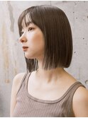 外ハネボブ　くびれボブ　切りっぱなし　小顔　オリーブグレー