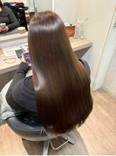 持続力に自信◎しなやかで柔らかい“触れたくなる”髪質改善ストレート【縮毛矯正】