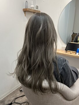 シア 綾瀬店(SHEER) グレーカラー