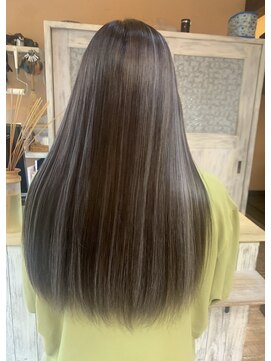 モアムー(Moremuu) 【りえ】ハイライトカラー