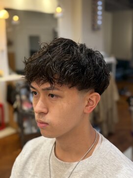 ゼロスバーバー(0's BARBER SHOP) ツイストスパイラルパーマ／ツイスパ／ツーブロック