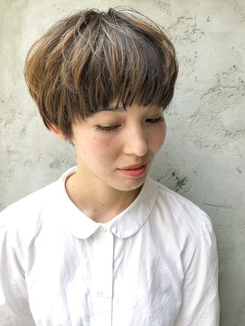 ミィ 表参道(mee.) 【mee.】 丸み ショートマッシュ ハイライト