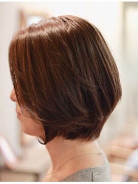 ハロ 蕨(HALO) 前下がりボブ