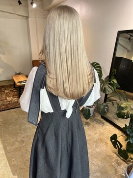 メリー オオサカ(Merly Osaka) ハイトーンなのに超ツヤツヤ！_white perl beige_