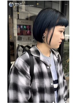 レビーヘアー(Revie hair) ネイビーブルーand miniボブ