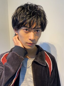 ノアフライ(NOAH FLY) クビレウルフニュアンスパーマスパイラルパーマ