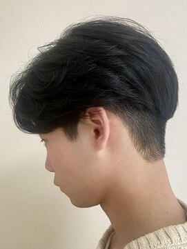 メンズヘア アリエス(men's hair ARIES) 手櫛を通すだけでキマる毛流れセンターパート