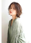 奥行きのあるドライカールでドラマチックな表情に