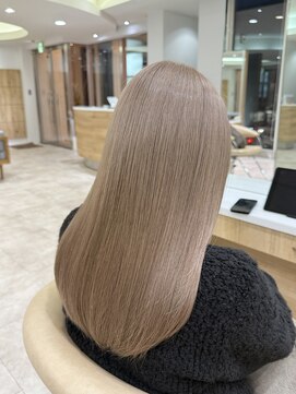 イト(ito.) 脱白髪染めミルクティーベージュ_レイヤーカット/髪質改善