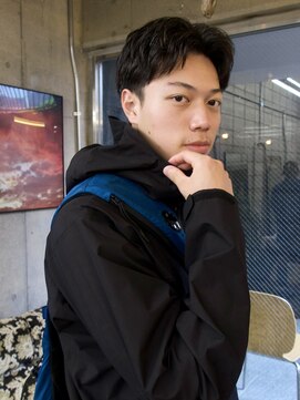 イェン(Yen.) センターパート　ニュアンスパーマ　メンズ