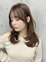 アイヴィー(IVY)&nbsp;顔まわりカット　前髪カット　透明感カラー　オリーブベージュ