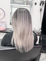 エゴ 池袋(EGO)&nbsp;10代20代30代外国人風バレイヤージュ　ハイライトカラーシルバー