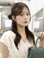 マウルルナ(MAEUL luna)&nbsp;似合わせミディアムレイヤーカット　大人ガーリーダークアッシュ