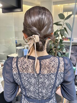 ケンジ 横浜(KENJE) タイトヘア/シニヨン/カチモリヘア/お呼ばれヘア/結婚式