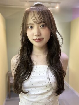 ウタ 大通×レイヤーカット×オリーブベージュ