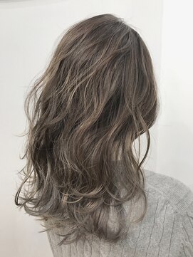 ヘアースタジオ ゼン(hair studio Zen) ベーシックハイライト外国人風