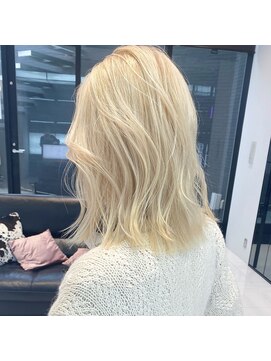 キーン 吉祥寺店(keen) 《NANAKO》ホワイトブロンドとシークレットレイヤーボブ