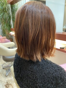 マーリャヘアー(mallia hair) くびれ外ハネミディアム