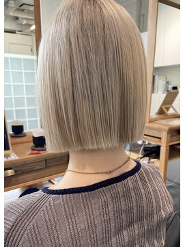 エムプラス 二子玉川(Mplus) ●ホワイトベージュ● ぱつんとBOB