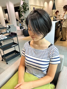 ステアケース 武蔵小杉店(stair:case) 大人かわいい黒髪前下がりハンサムショート前髪なし