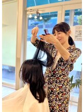 ヒュッゲリ(Hyggelig) クワハラ ナオミ