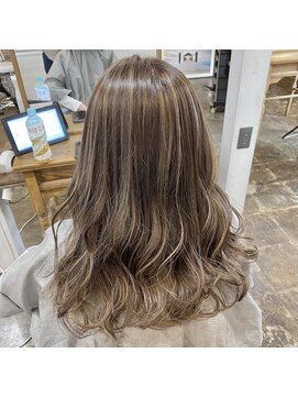 ジーナ  札幌大通(Zina) 髪質改善＊ハイライト＊美髪【Zina 札幌大通】