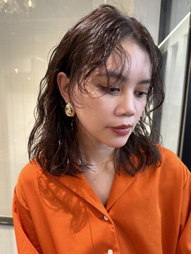 レティ(lety) ちょい強めウェーブで今年らしいパーマstyleに