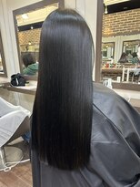 ヘアーアンドメイク ビス(HAIR&MAKE bis)&nbsp;髪質改善トリートメント×ブラック【唐木彩華】