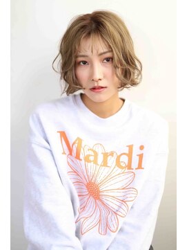 細めハイライト襟足スッキリ大人キレイなショートボブ 20代30代