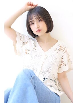 オーロ(ORO) コンパクトショートボブで大人可愛いイメチェン