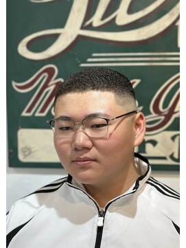 リルホビーズメンズグルーミング(Lil Hobbys Men's Grooming) ＜理容室＞＜バーバー＞バズニグロ