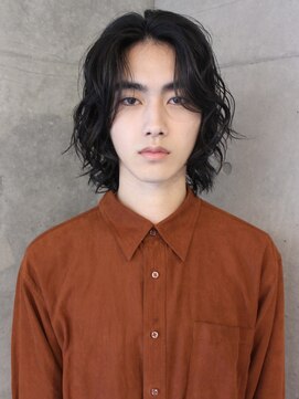 センターパート/ウルフボブ×スパイラルパーマ