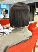 襟足ギリギリボブ×オリーブグレージュ