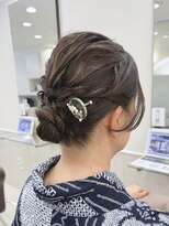 オフ(off)&nbsp;浴衣似合うシニヨンヘア|お呼ばれ|お食事会|女子会|パーティー